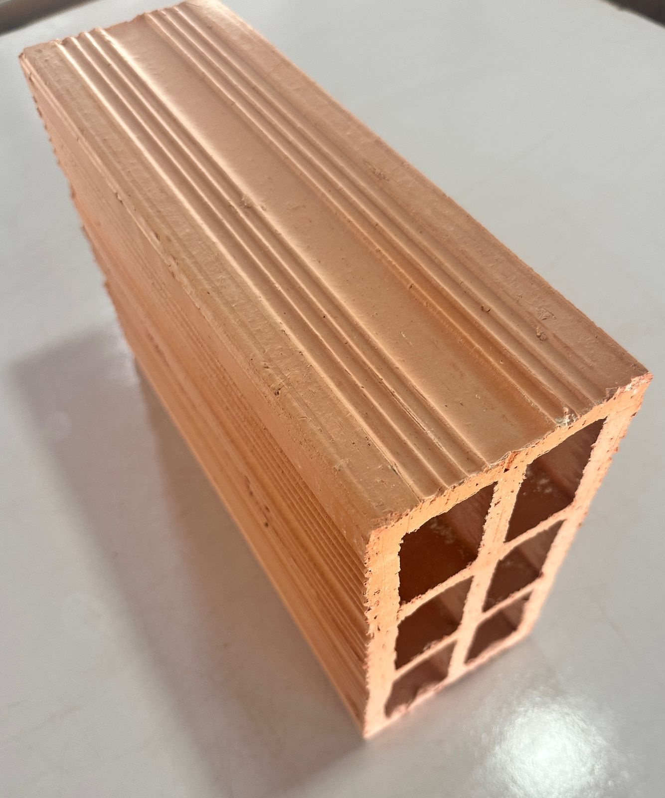 Bloque estructural de arcilla