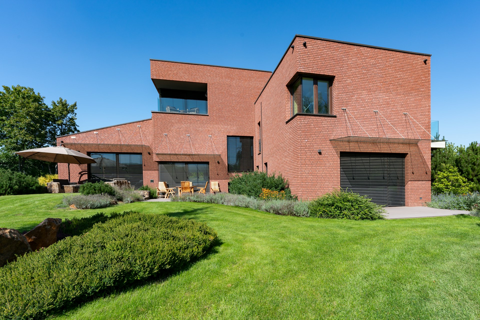 Vivienda contemporánea construida en ladrillo de arcilla